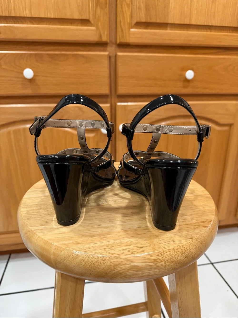 Mix No. 6 Noreen Black Patent Gold Studded Wedge Sandals 9 Y2K